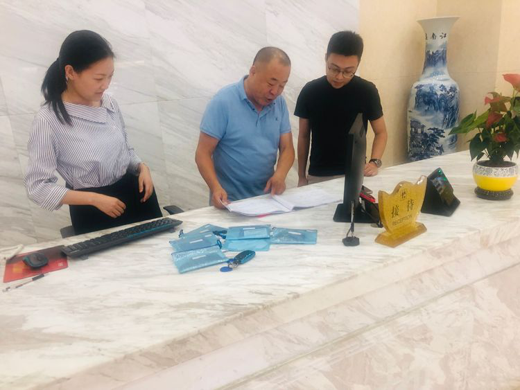 市m88asia公司纪委紧盯重要节点节前 公车集中停放统一封存